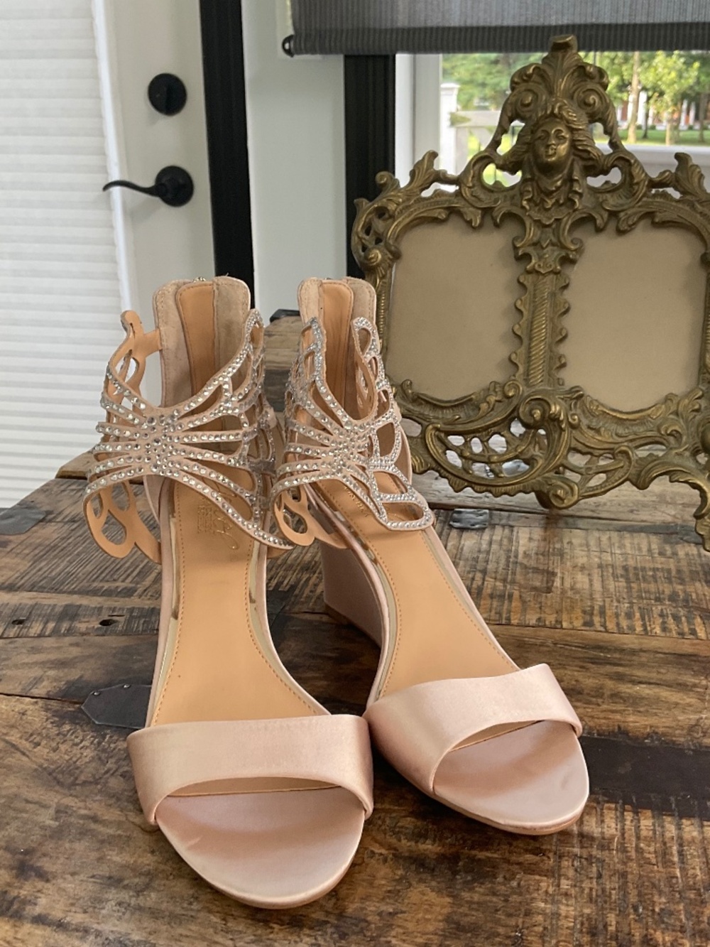 Badgley Mischka pink heels,7 1/2.